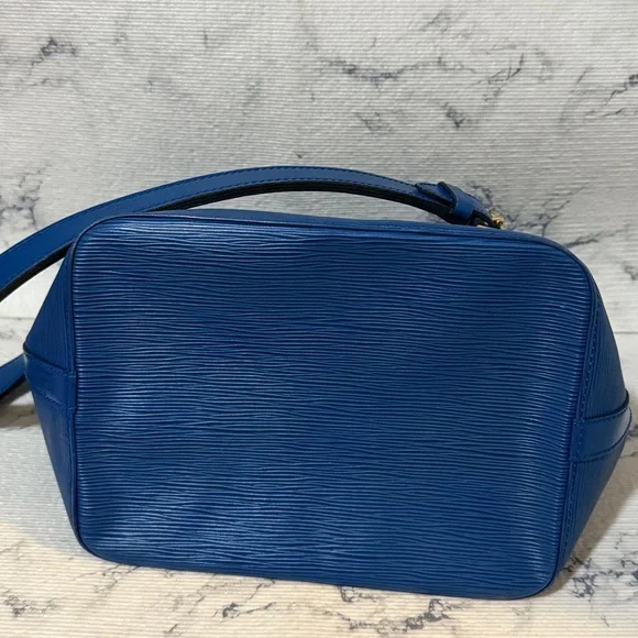 Louis Vuitton Blue Epi Petit Noe Bucket Shoulder Bag - Picture 5 of 13